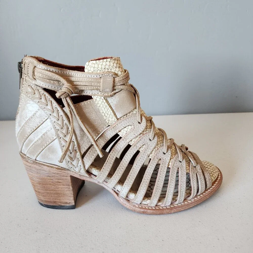 Freebird Bootie "EUC" - Picture 13 of 16
